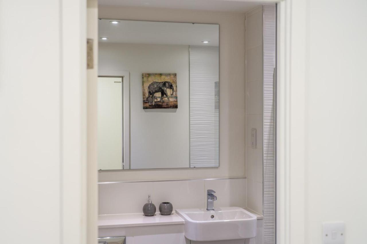 Luxury One Bedroom Serviced Apartment In The Heart Of בדפורד מראה חיצוני תמונה